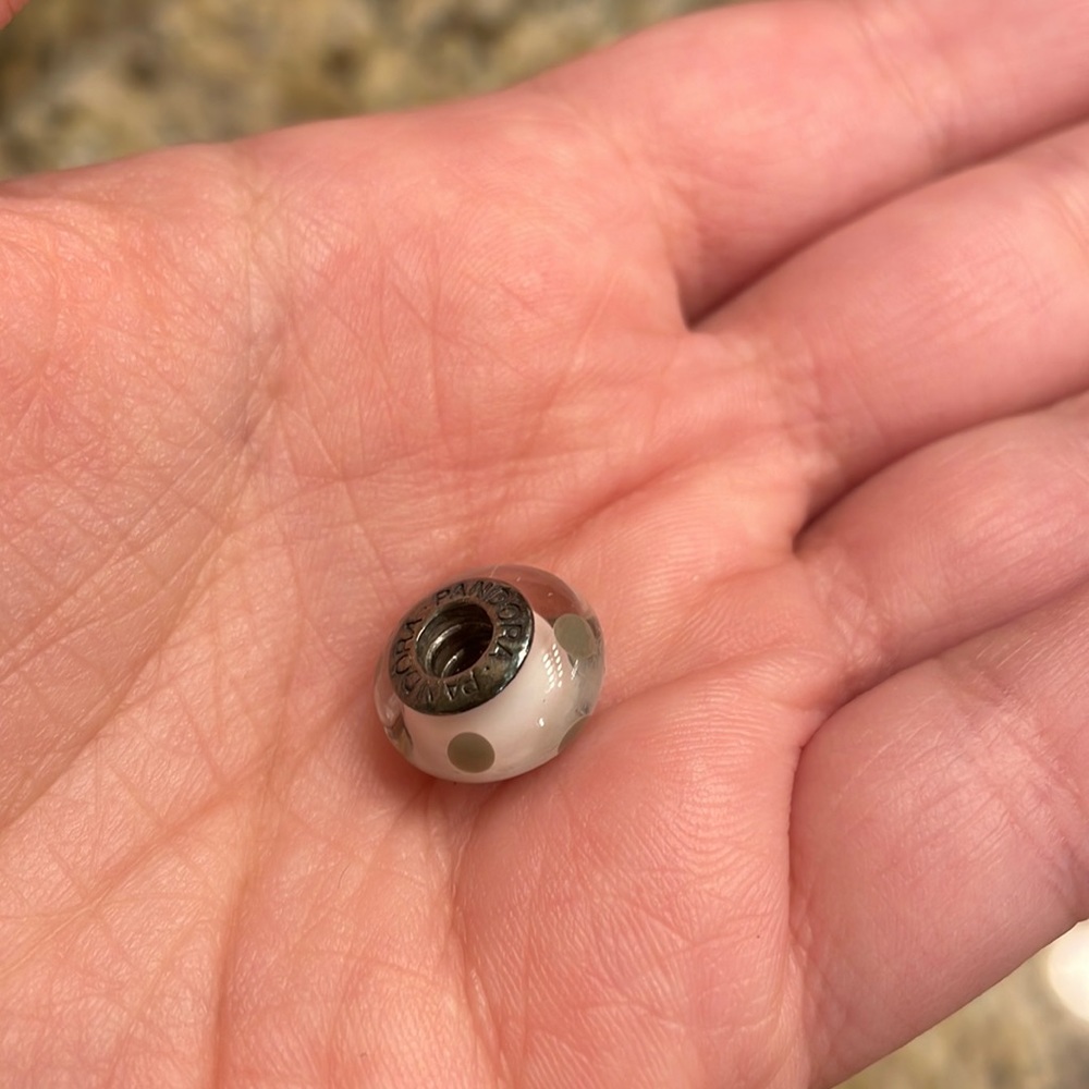 White pandora bead - Picture 1 of 1